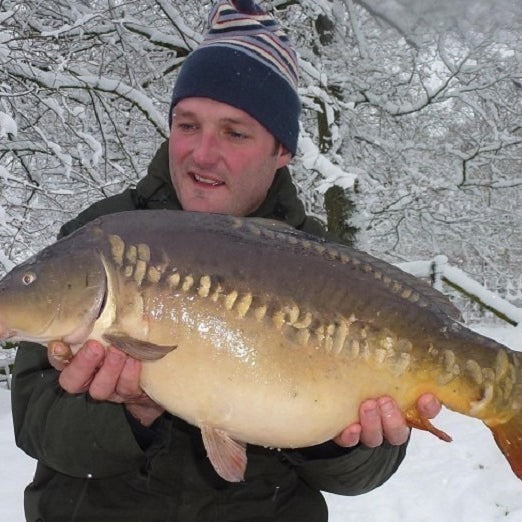 How to stay warm when carp fishing in winter