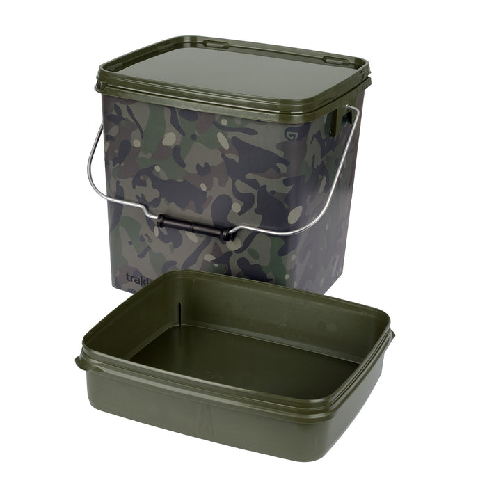 Trakker 13 Ltr Camo Square Container inc Tray